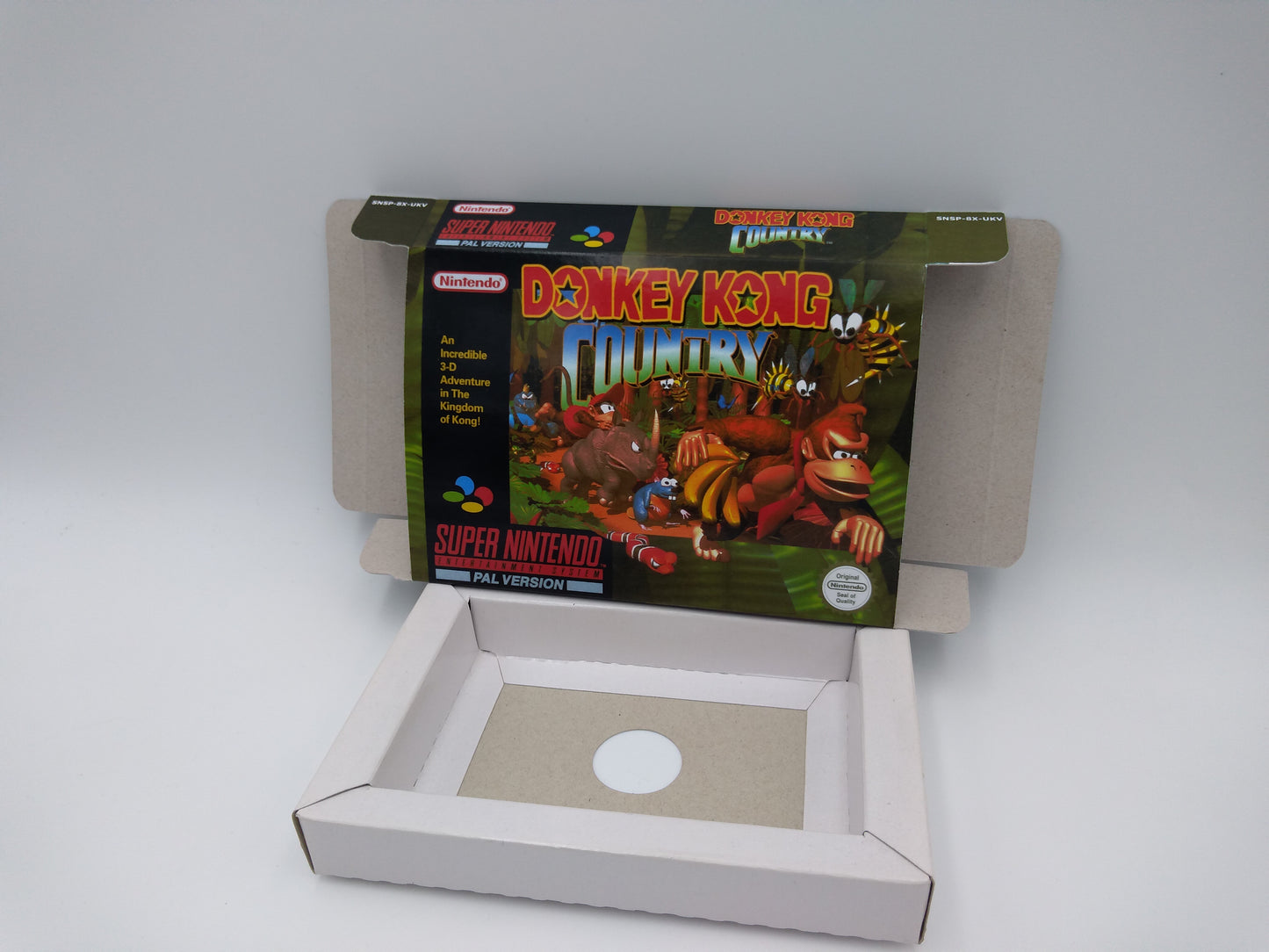 Donkey Kong Country - Replacement Box, Manual, Inner Tray - PAL or NTSC - SNES - thick cardboard as in the original. Top Quality !