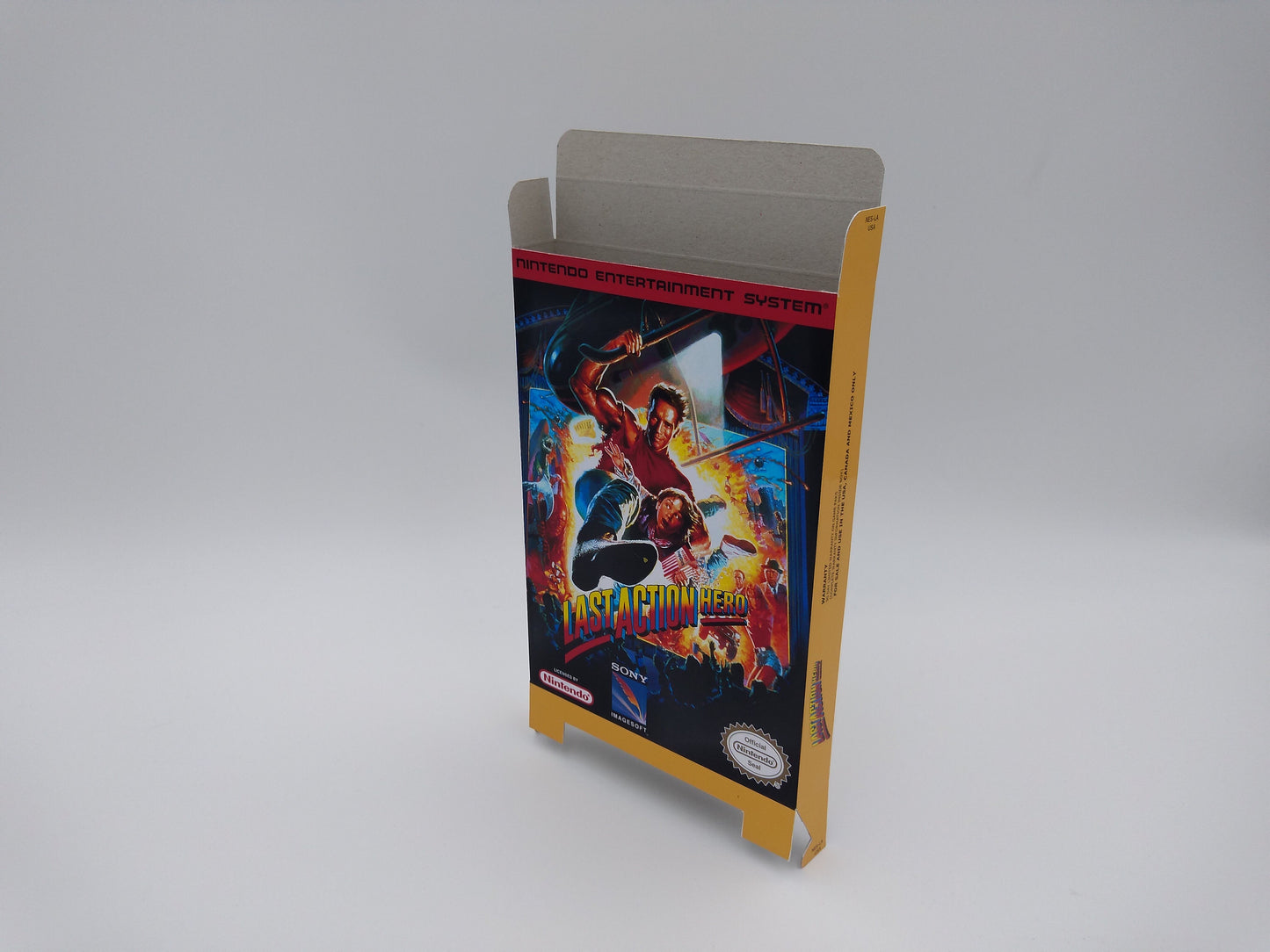 Last Action Hero - box replacement only - NES - thick cardboard as in the original. Top Quality !!