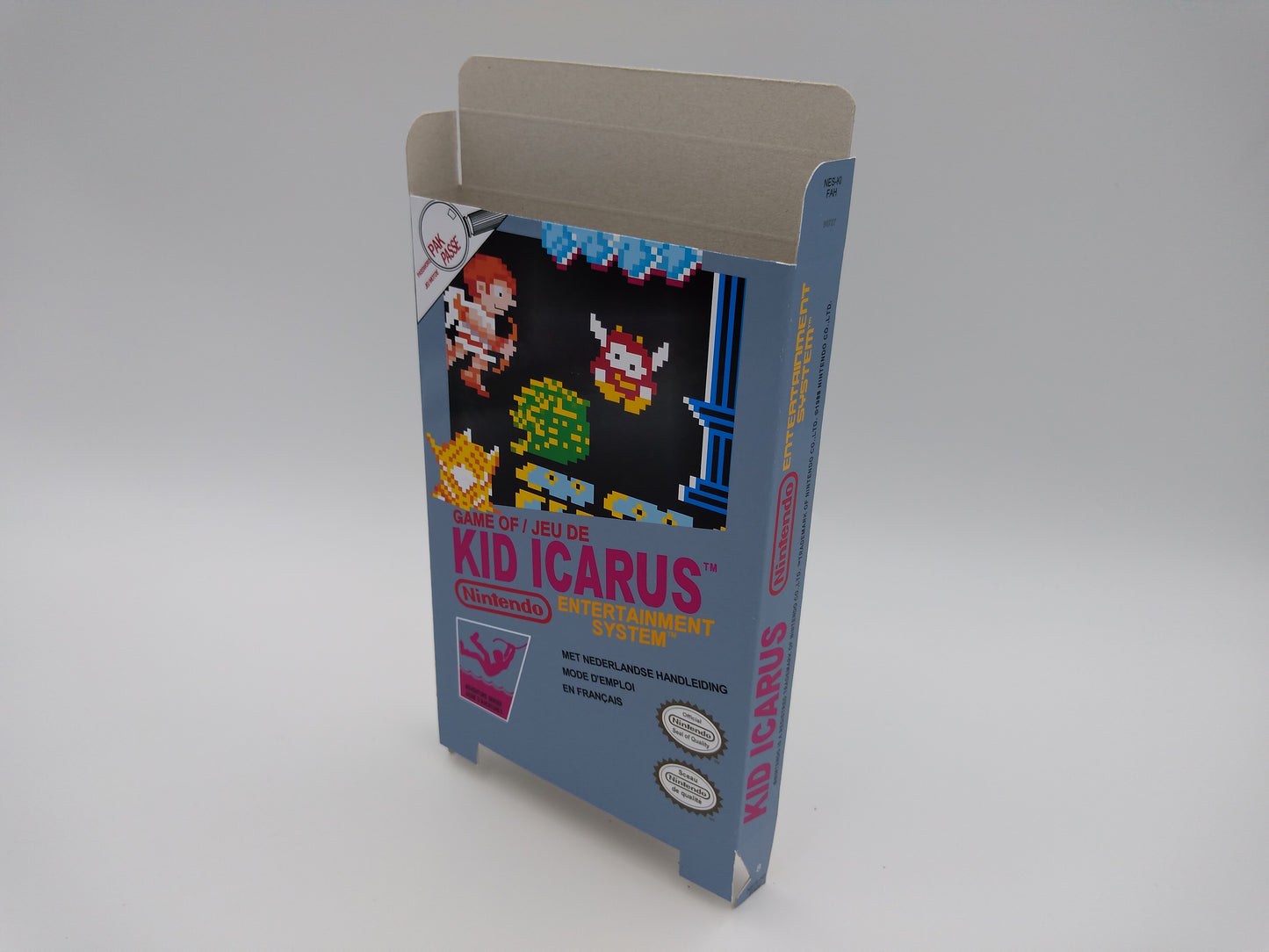 Kid Icarus - Replacement Box, Manual, Dust Cover, Block - NES - NTSC or PAL - thick cardboard as in the original. Top Quality !