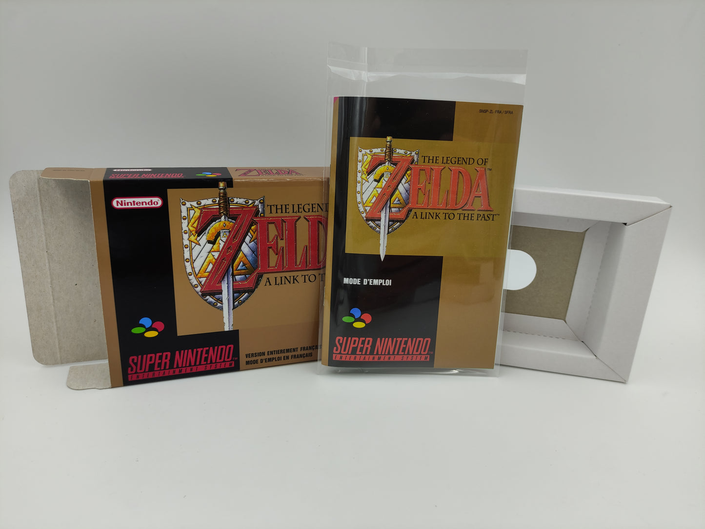 The Legend of Zelda a Link to The Past - Replacement Box, Manual, Inner Tray - PAL, NTSC or Japan Ntsc - SNES - thick cardboard as in the original.