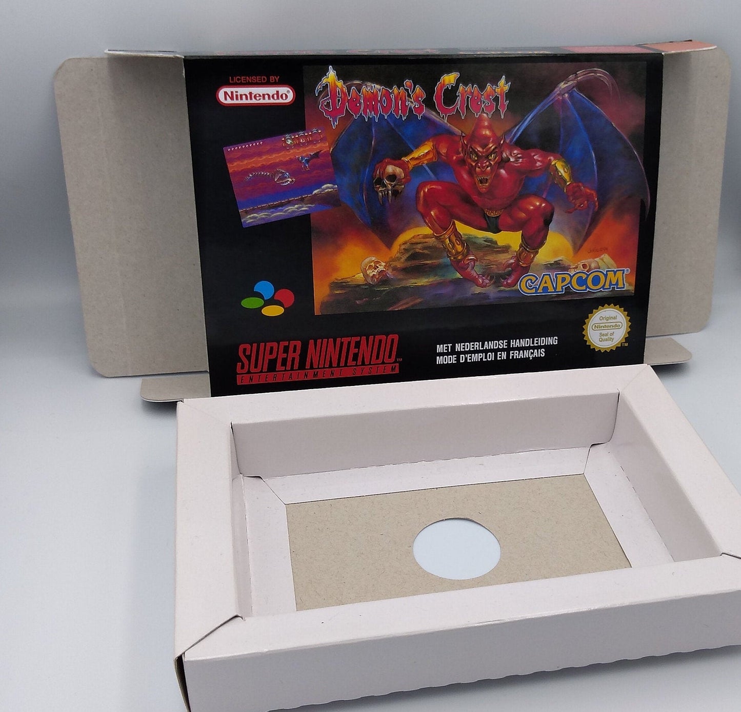 Demon's Crest - NTSC or PAL -box with inner tray option - SNES - thick cardboard as in the original.