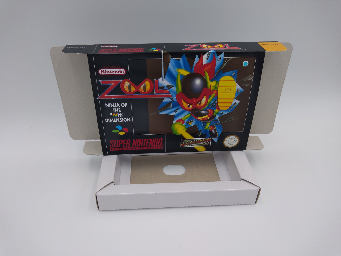 ZOOL - NTSC or PAL - box with inner tray option - Snes - thick cardboard as in the original. Top Quality !!