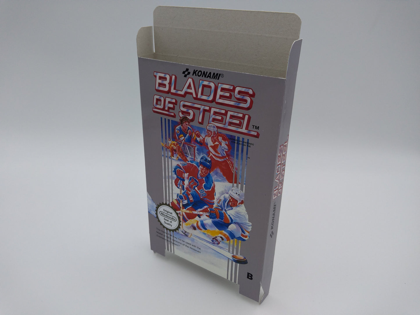 Blades of Steel - Box only - NTSC or PAL - NES - thick cardboard as in the original. Top Quality !