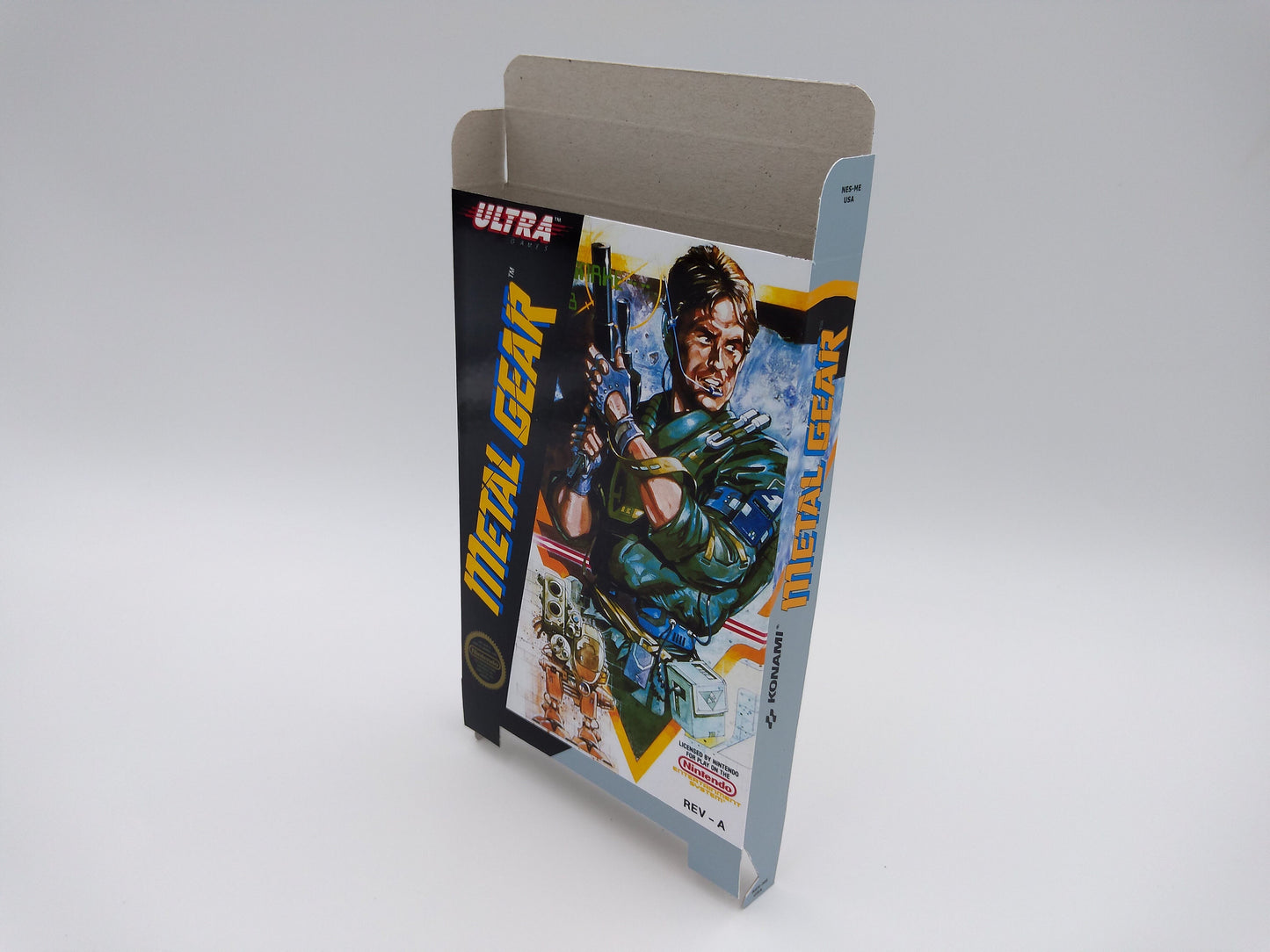 Metal Gear - Replacement Box, Manual, Dust Cover, Block - NES - NTSC or PAL - thick cardboard as in the original. Top Quality !