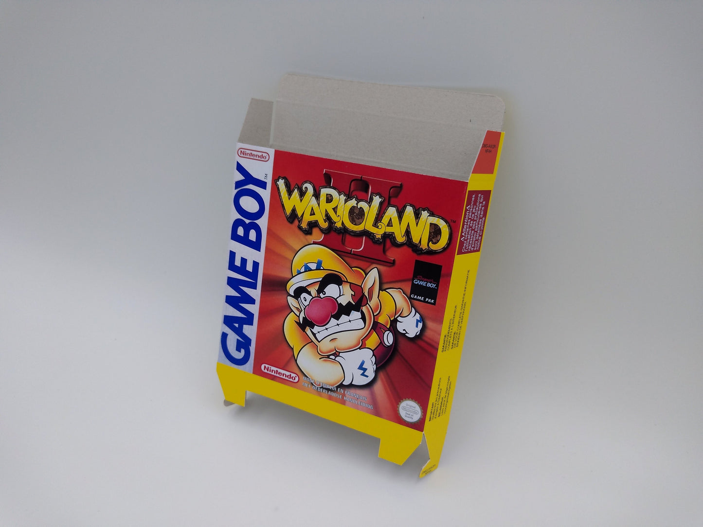 Wario Land 2 - GameBoy - box with inner tray option - PAL or NTSC - thick cardboard. Top Quality !!