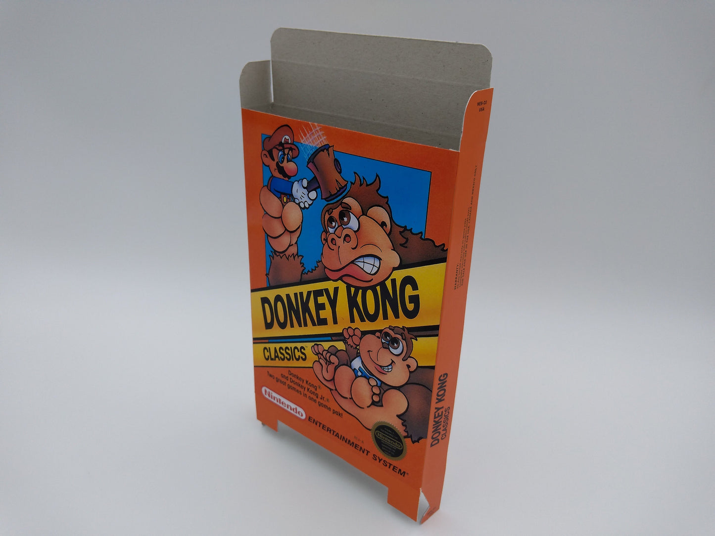 Donkey Kong Classic - Box Replacement, Dust Cover, Block - NES - NTSC or PAL - thick cardboard as in the original. Top Quality !