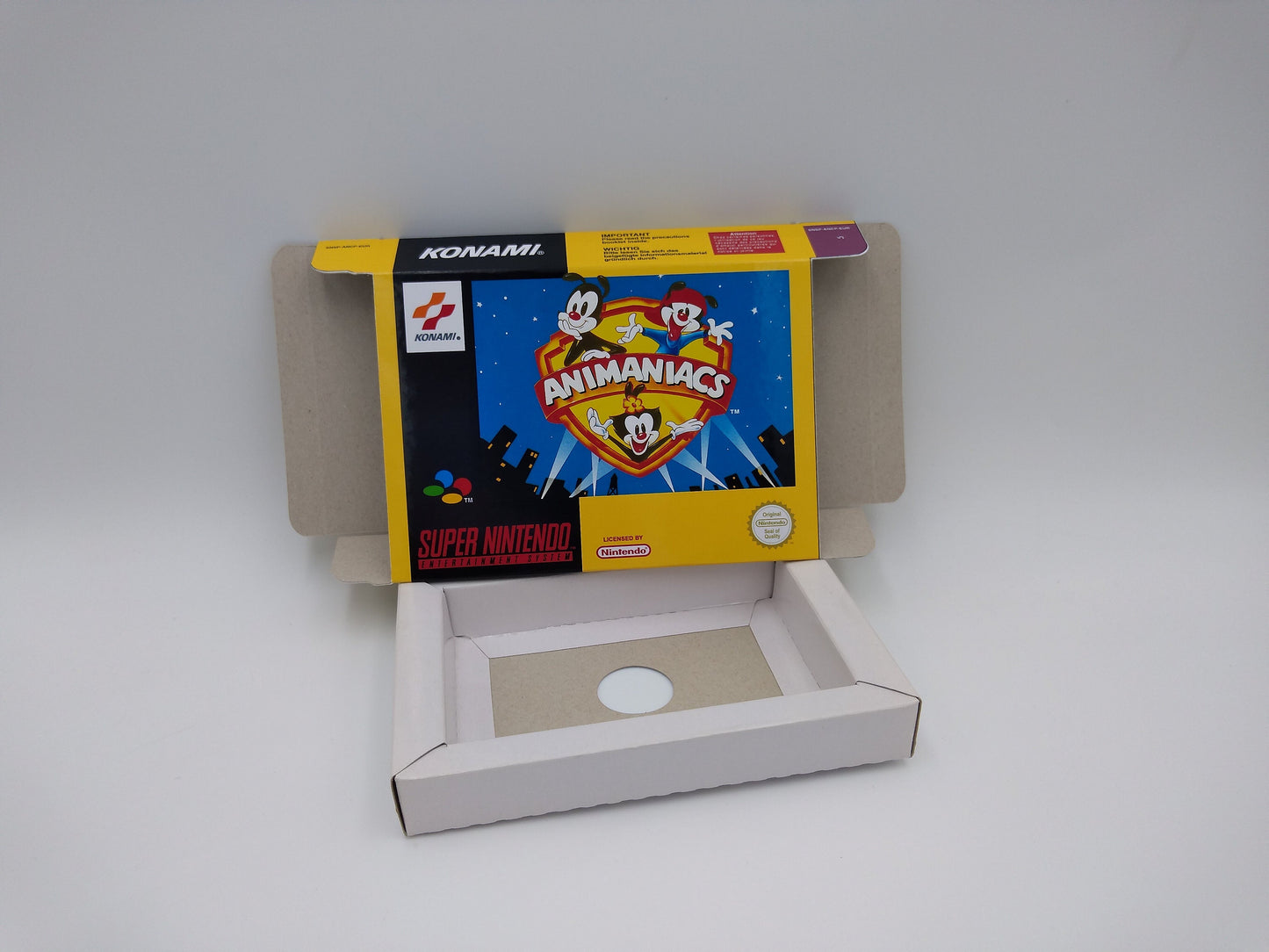 Animaniacs - box with inner tray option - NTSC or PAL - Super Nintendo/ SNES- thick cardboard.