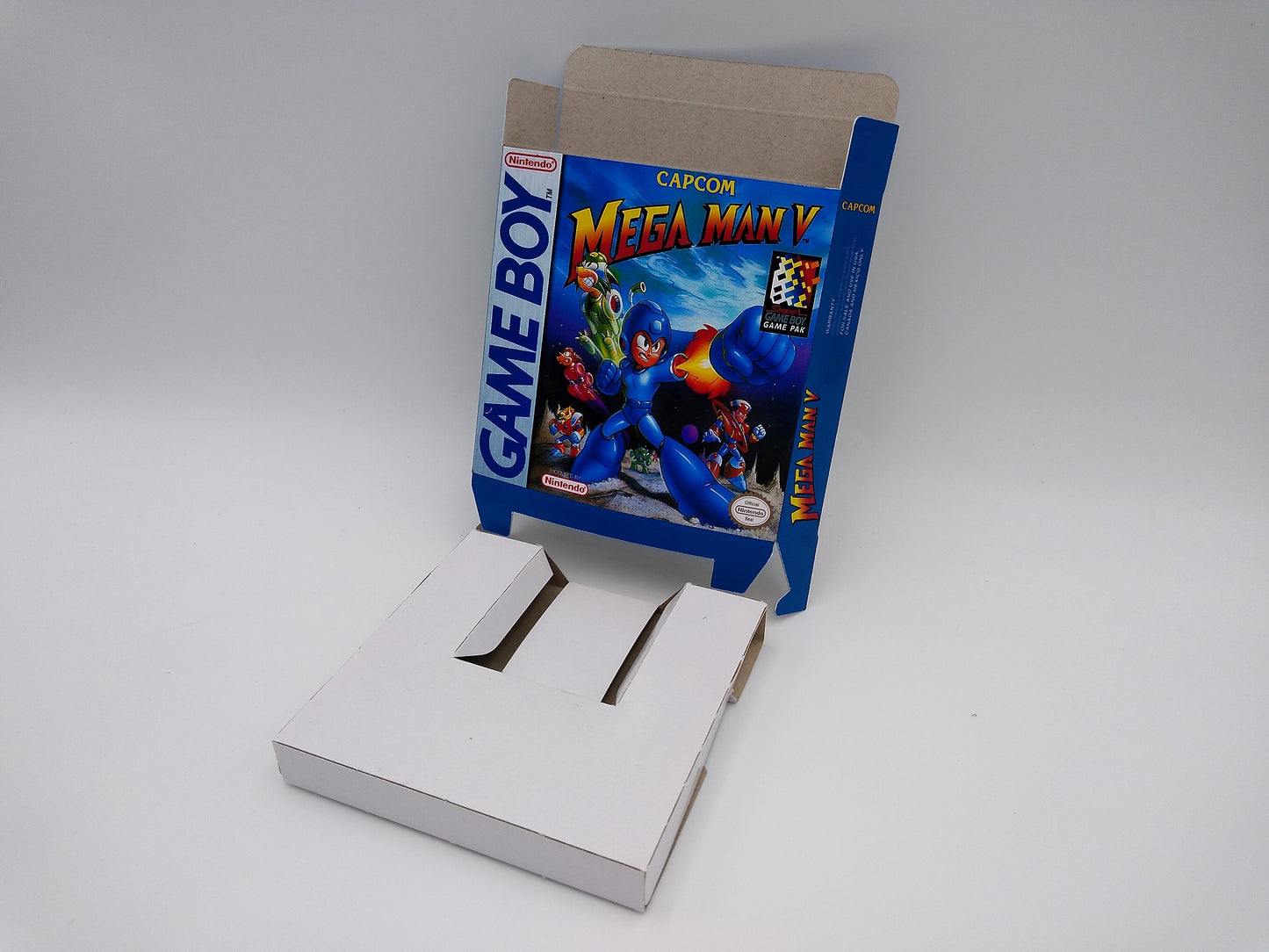 Mega Man V - GameBoy - box with inner tray option - thick cardboard. Top Quality !!