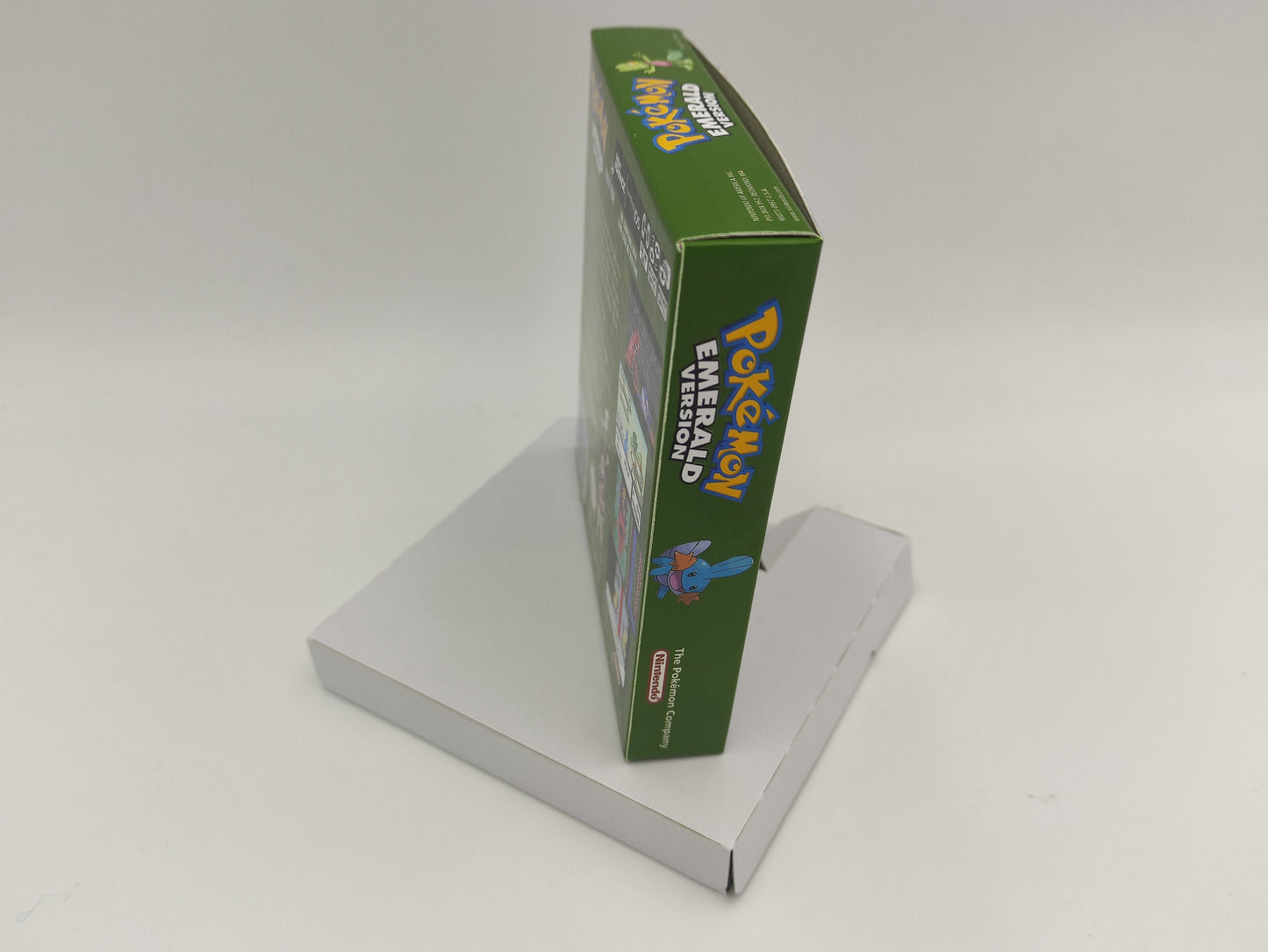 Pokemon Emerald - box with inner tray option - Game Boy Advance/ GBA - thick cardboard. Top Quality !!