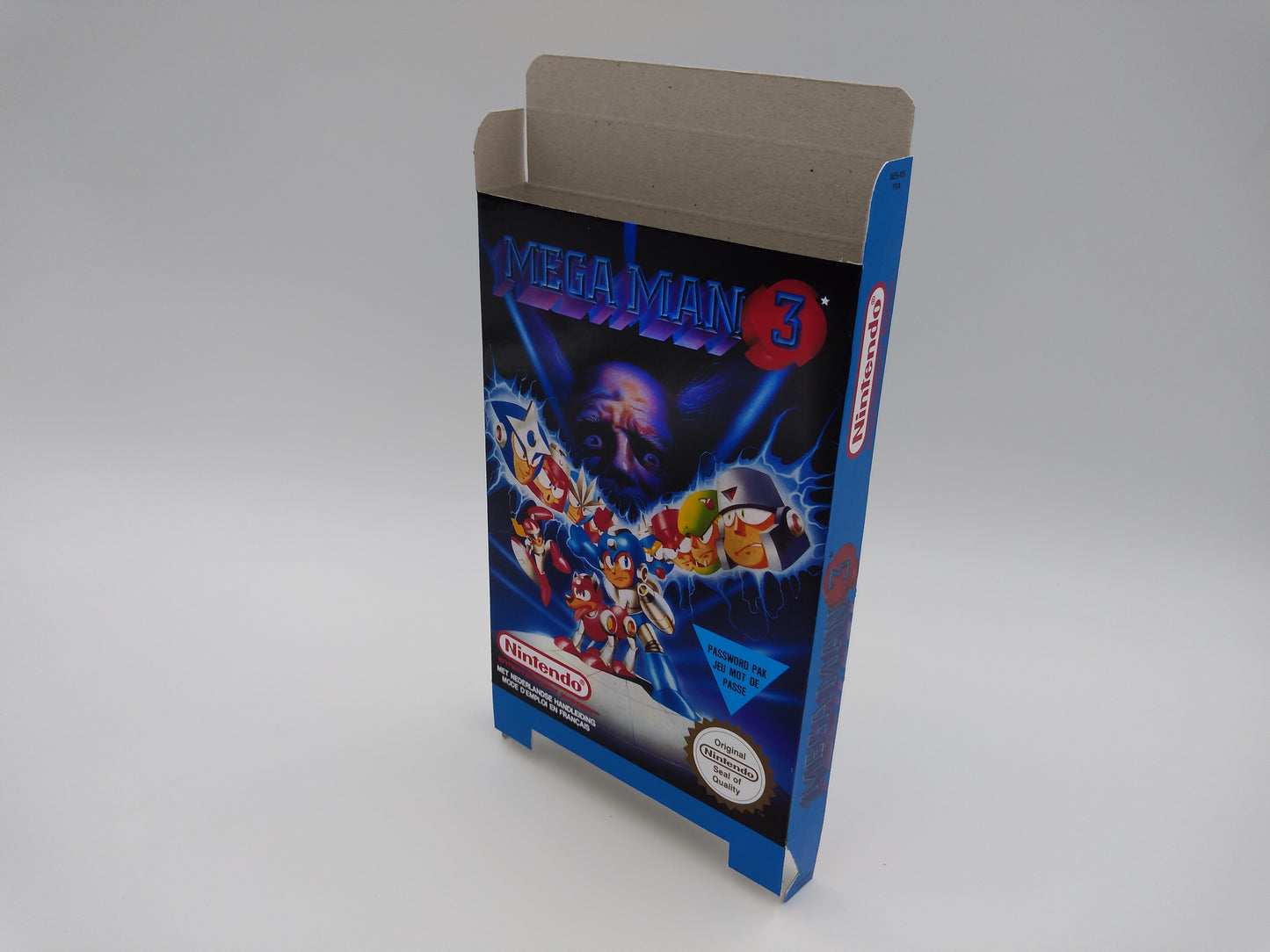 Mega Man 3 - PAL or NTSC - NES - box replacement only - thick cardboard as in the original. Top Quality !!