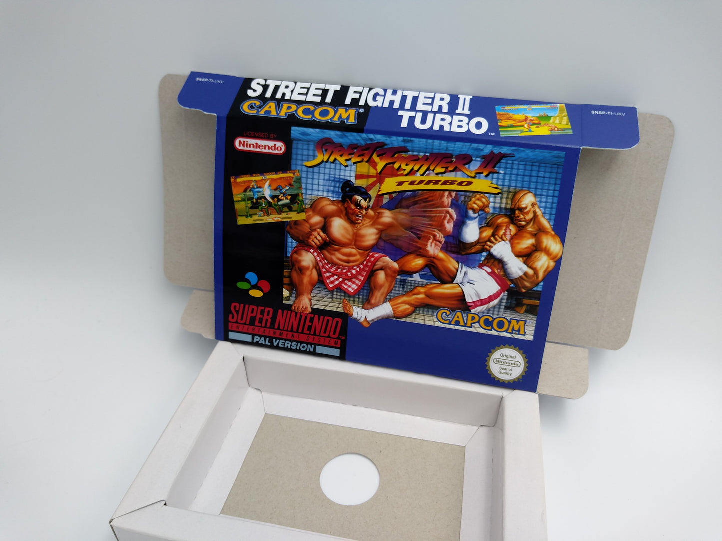 Street Fighter II Turbo - NTSC or PAL - box with inner tray option - Snes - thick cardboard as in the original. Top Quality !