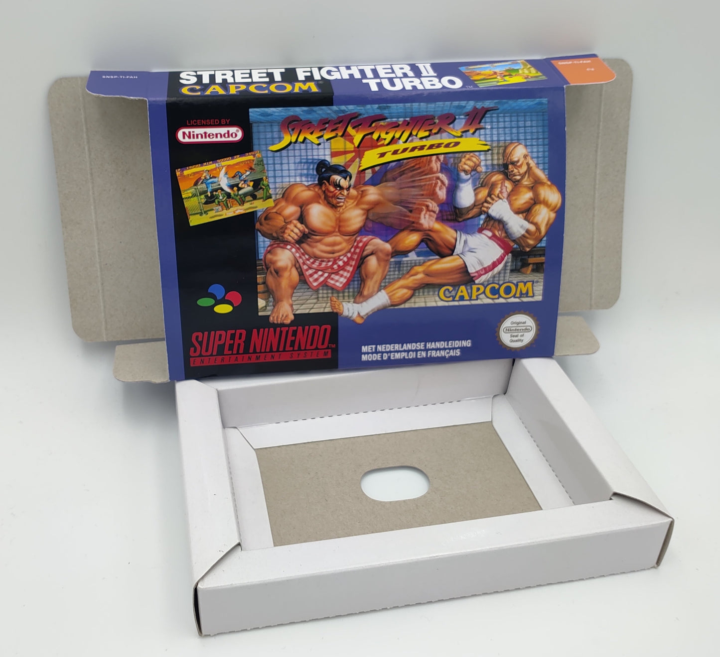 Street Fighter II Turbo - NTSC or PAL - box with inner tray option - Snes - thick cardboard as in the original. Top Quality !