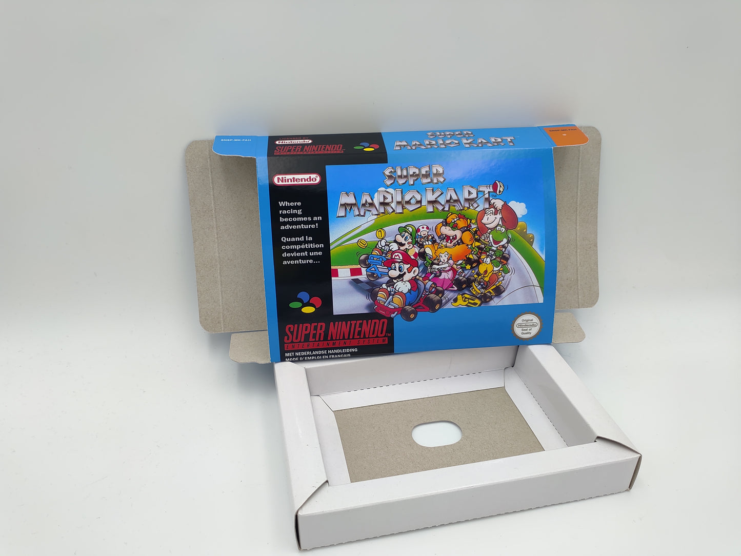 Super Mario Kart - Box Replacement, Manual, Inner Tray - PAL or NTSC - SNES - thick cardboard as in the original.