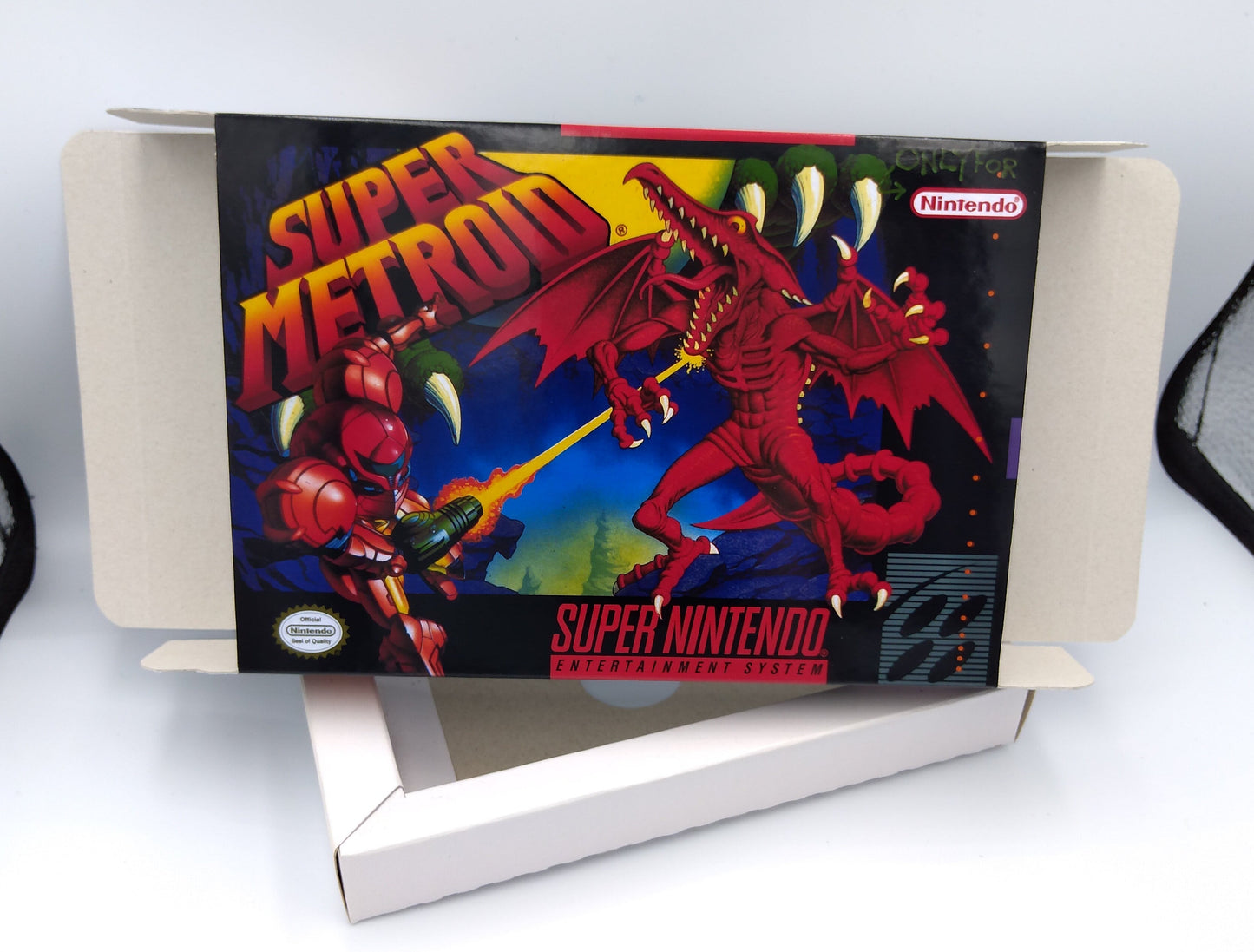 Super Metroid - Box Replacement, Manual, Inner Tray - PAL or NTSC - SNES - thick cardboard as in the original. Top Quality !