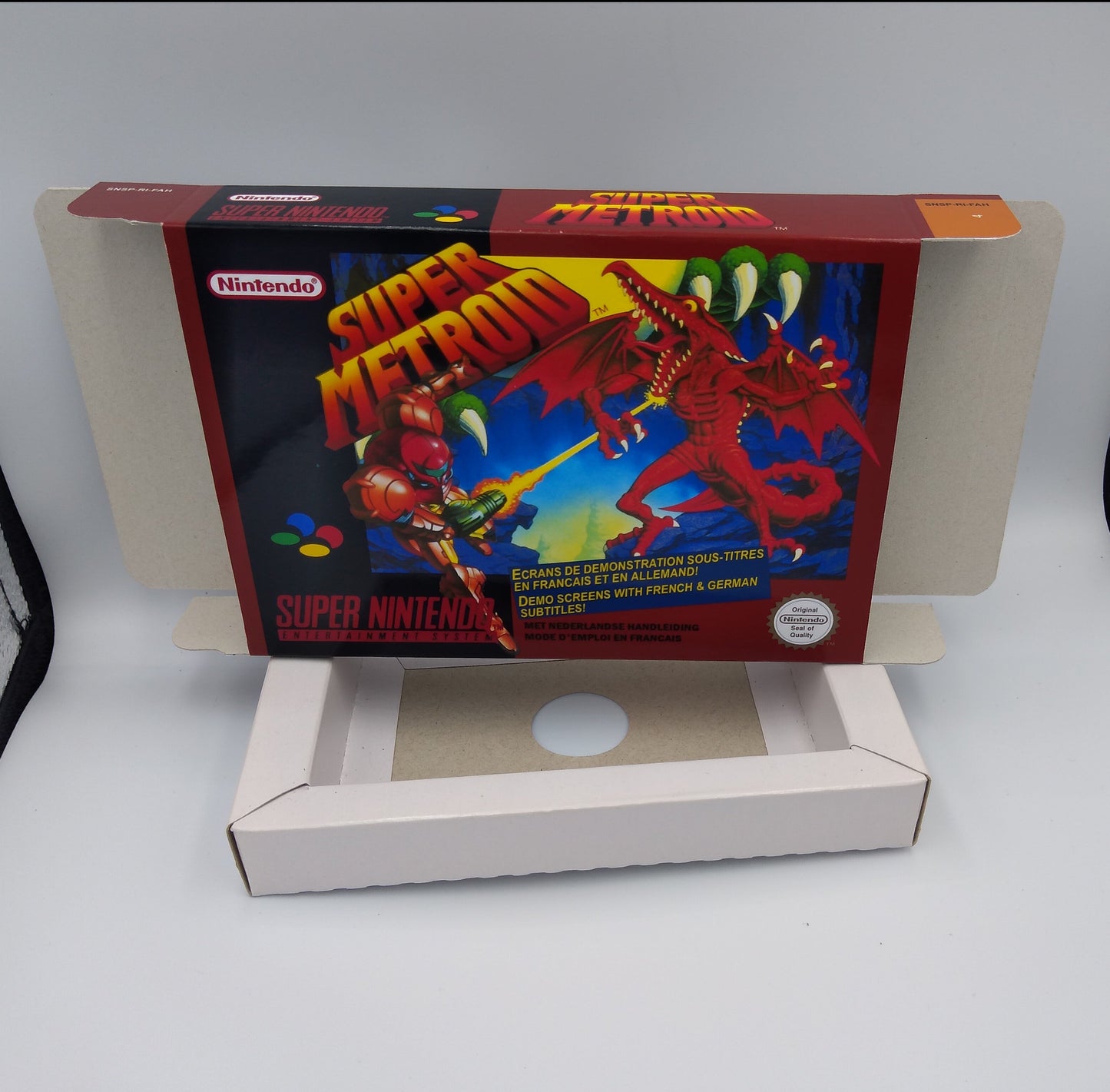 Super Metroid - Box Replacement, Manual, Inner Tray - PAL or NTSC - SNES - thick cardboard as in the original. Top Quality !