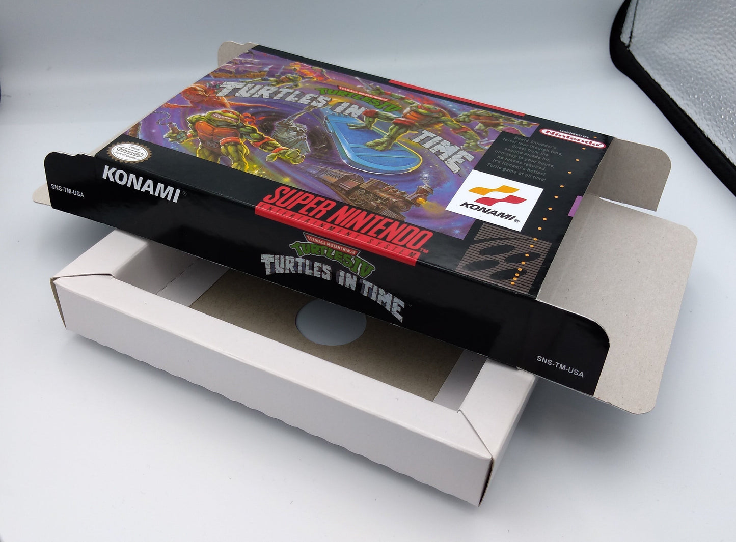 TMNT IV Turtles in Time - NTSC or Pal - box with inner tray option - Snes - thick cardboard as in the original.