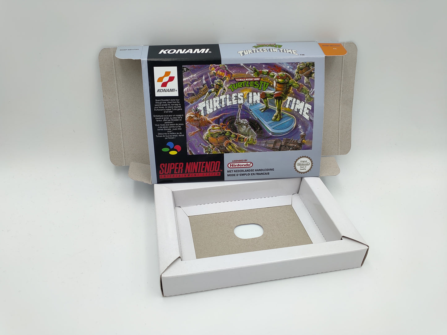 TMNT IV Turtles in Time - NTSC or Pal - box with inner tray option - Snes - thick cardboard as in the original.