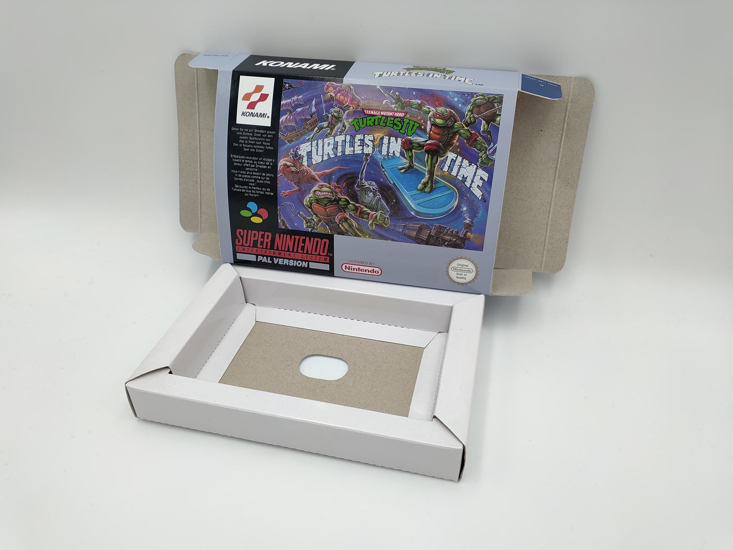 TMNT IV Turtles in Time - NTSC or Pal - box with inner tray option - Snes - thick cardboard as in the original.